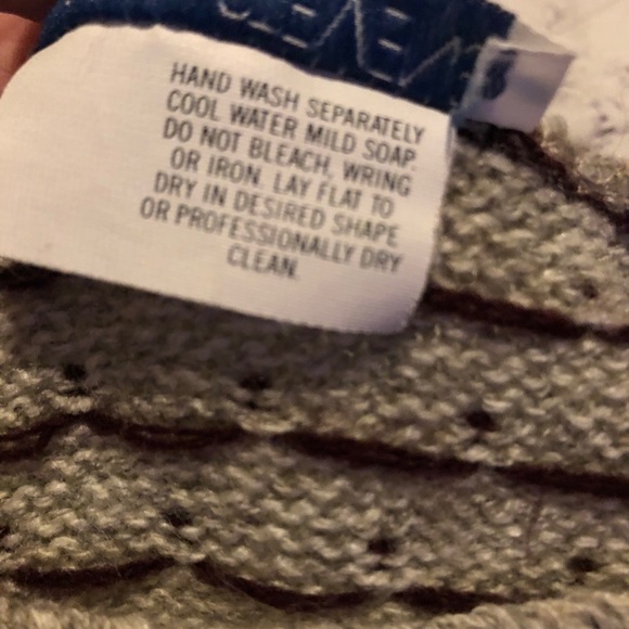 Hearts - Vintage Knit Sweater - Picture 5 of 8